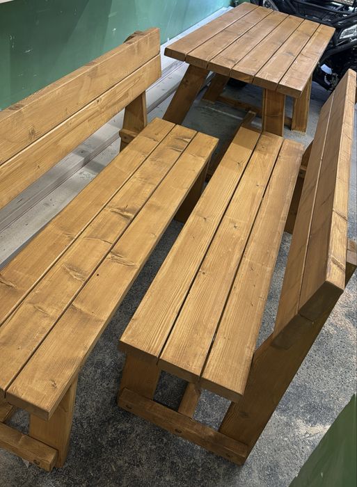 Drewniane meble ogrodowe