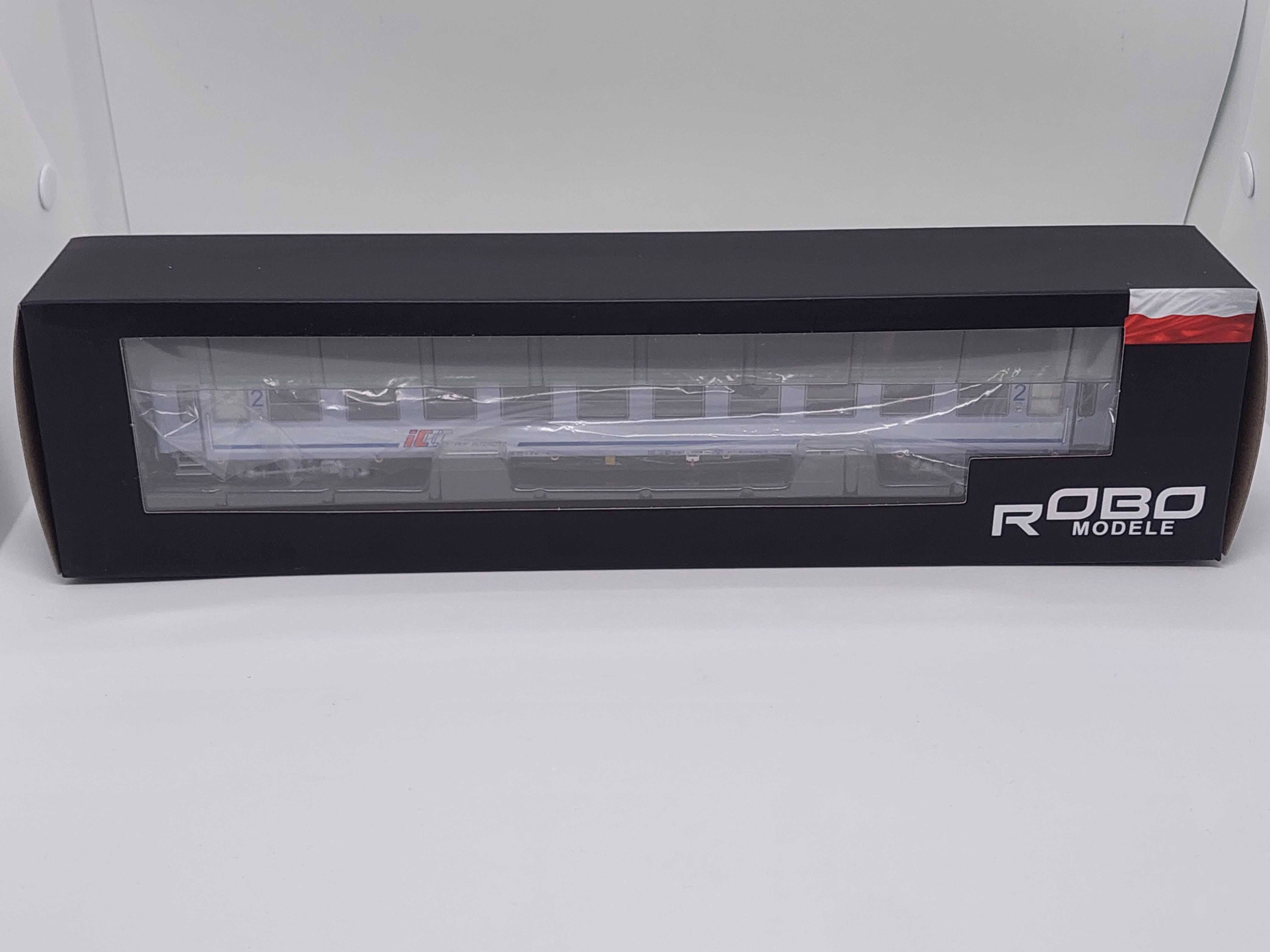 Robo 222230 Wagon 2 kl. PKP Intercity 111Ah H0