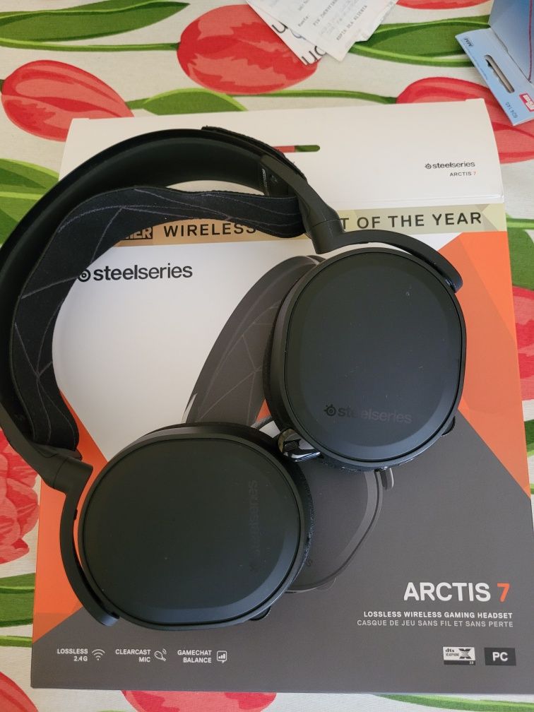 Najlepszy bezprzewodowy zestaw słuchawkowy STEELSERIES ARCTIS 7