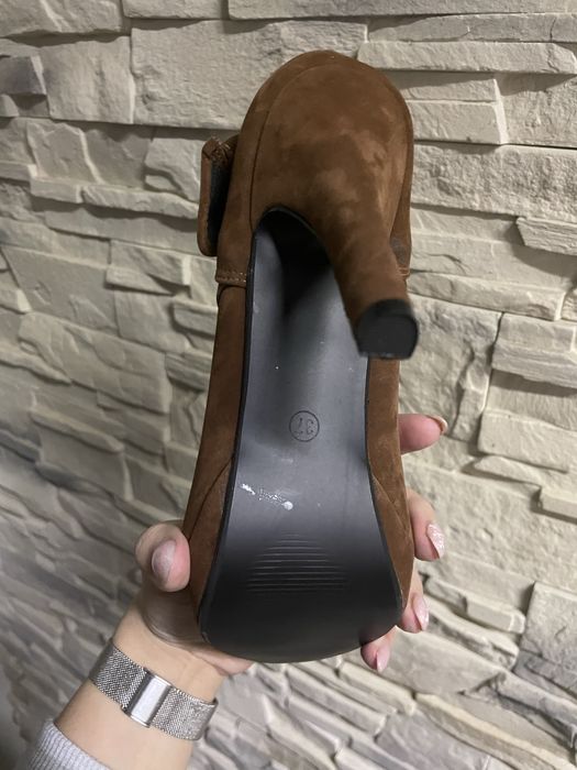 nowe buty na szpilce 37 brązowe