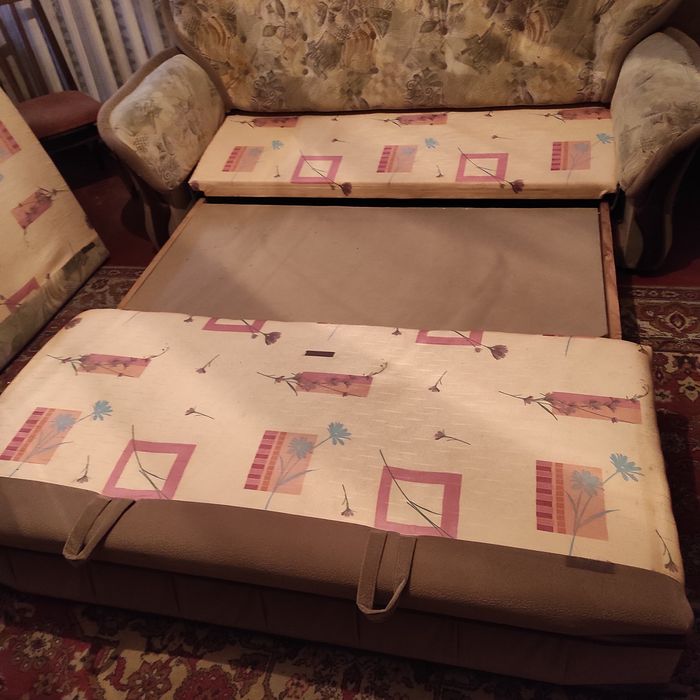 Діван-ліжко, диван -кровать.