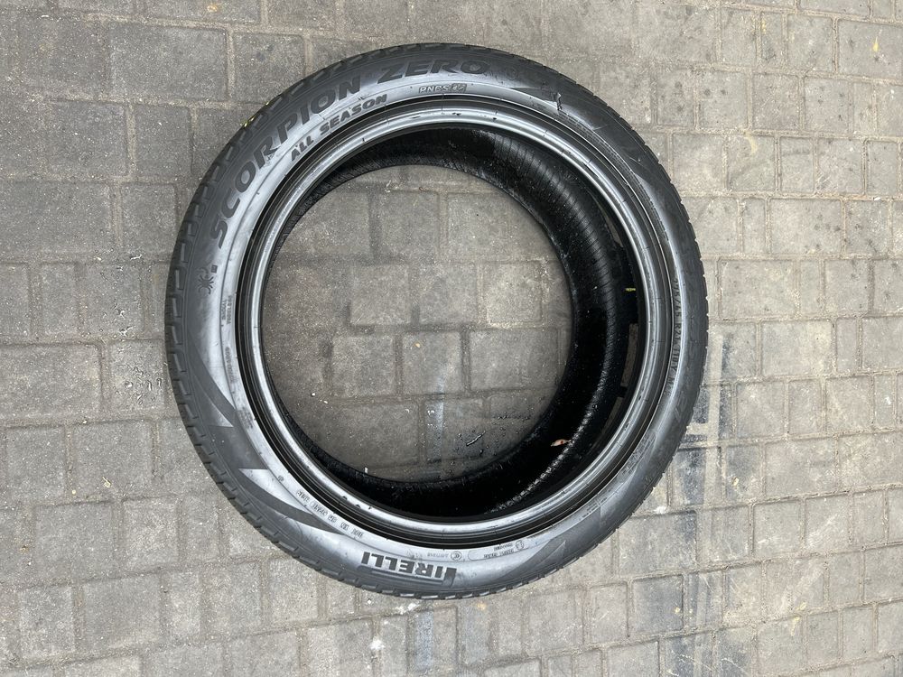 275/45/R21 (4) Pirelli