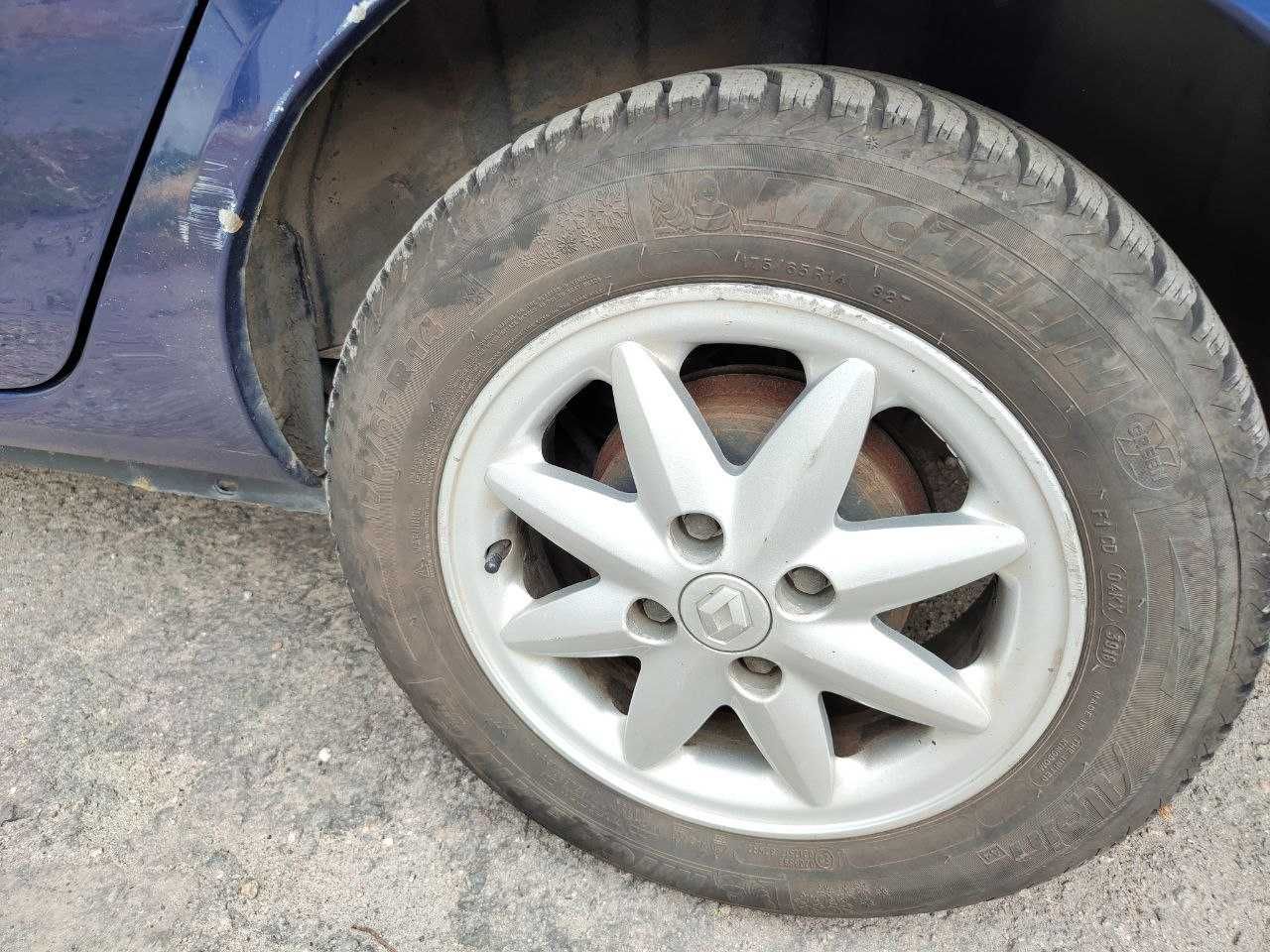Renault Clio Symbol 2001
