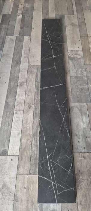 Półka / Parapet EGGER Grigia Pietra Czarny – 180 × 22,3 × 3,7 cm