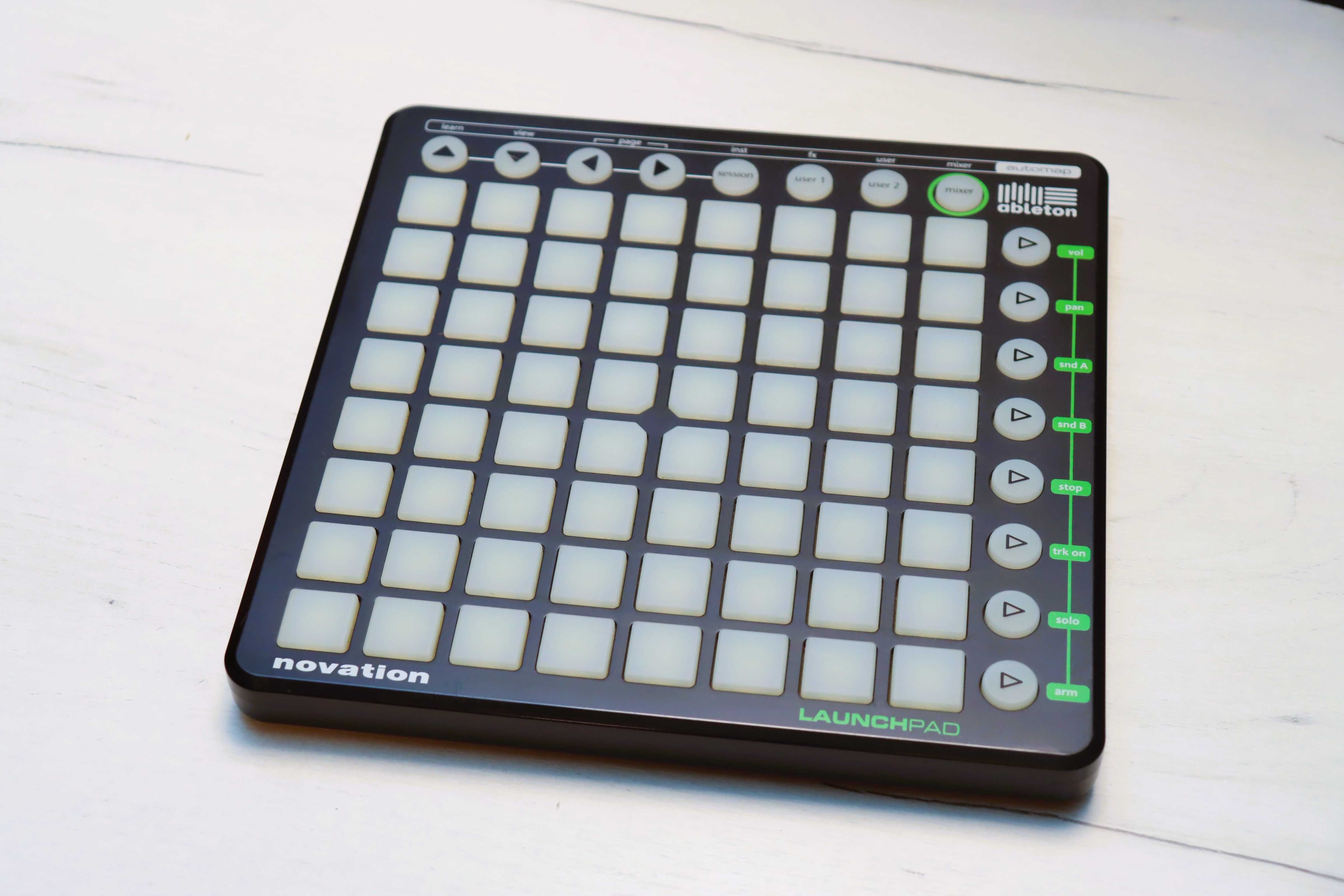 NOVATION Launchpad Mini Mk3 - kontroler MIDI