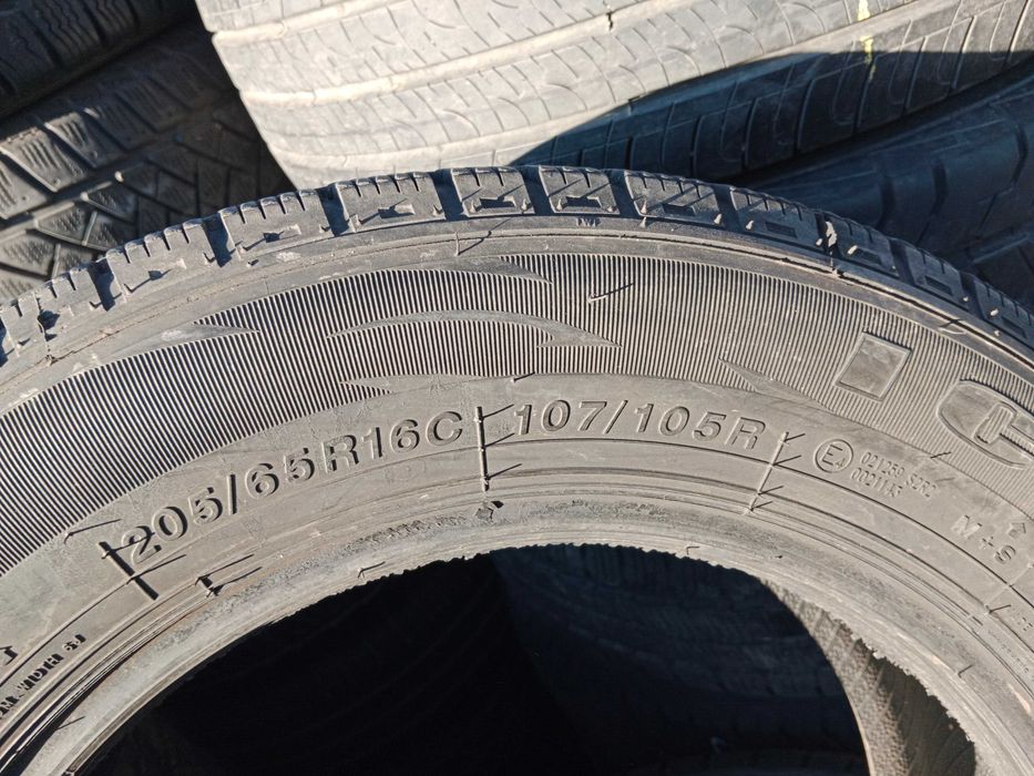 Opona używana 205/65R16C Minerva Ice-Plus S110 1szt.