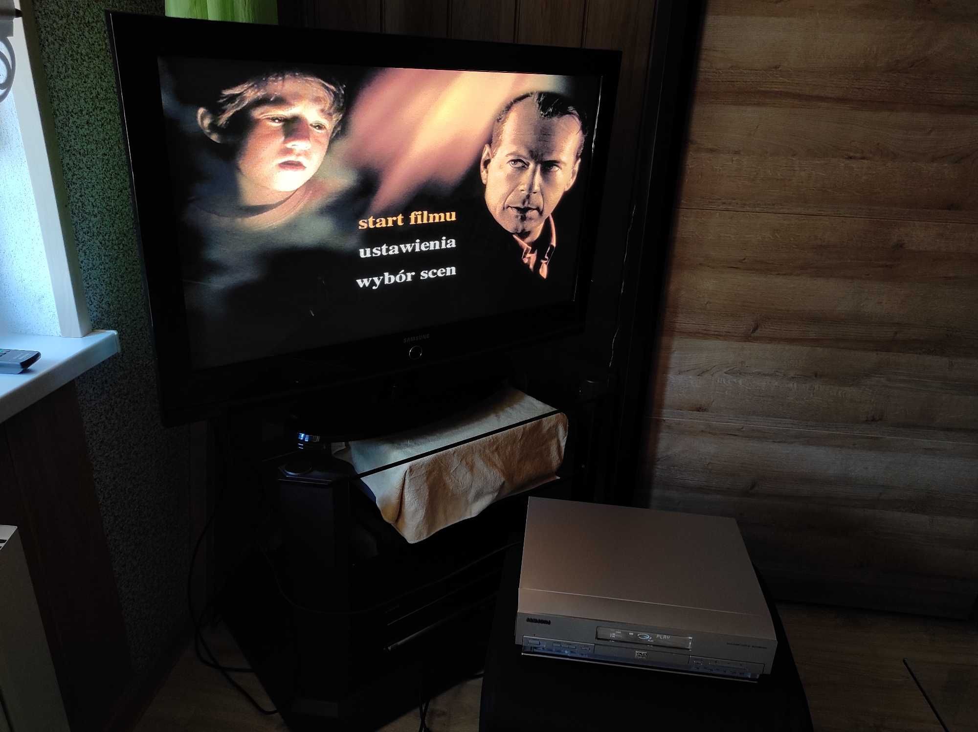 Odtwarzacz DVD, nagrywarka DVD SAMSUNG DVD-R3000 + kable