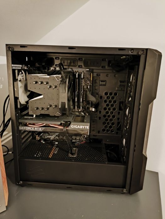 Komputer gamingowy RTX 3060ti Intel I5 10400f 16GB RAM SSD 1TB