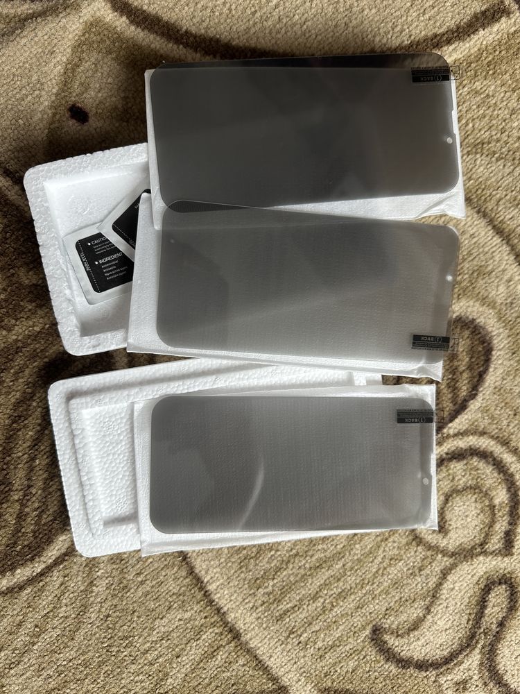Продам 3 скла на Iphone 14 Plus Антишпигун