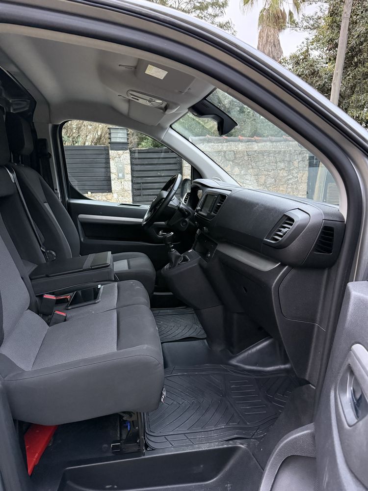 Opel Vivaro 2.0 com 147cv de ano 2022