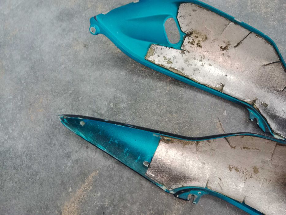 cagiva canyon boczki owiewki boczne plastiki boczek zadupek