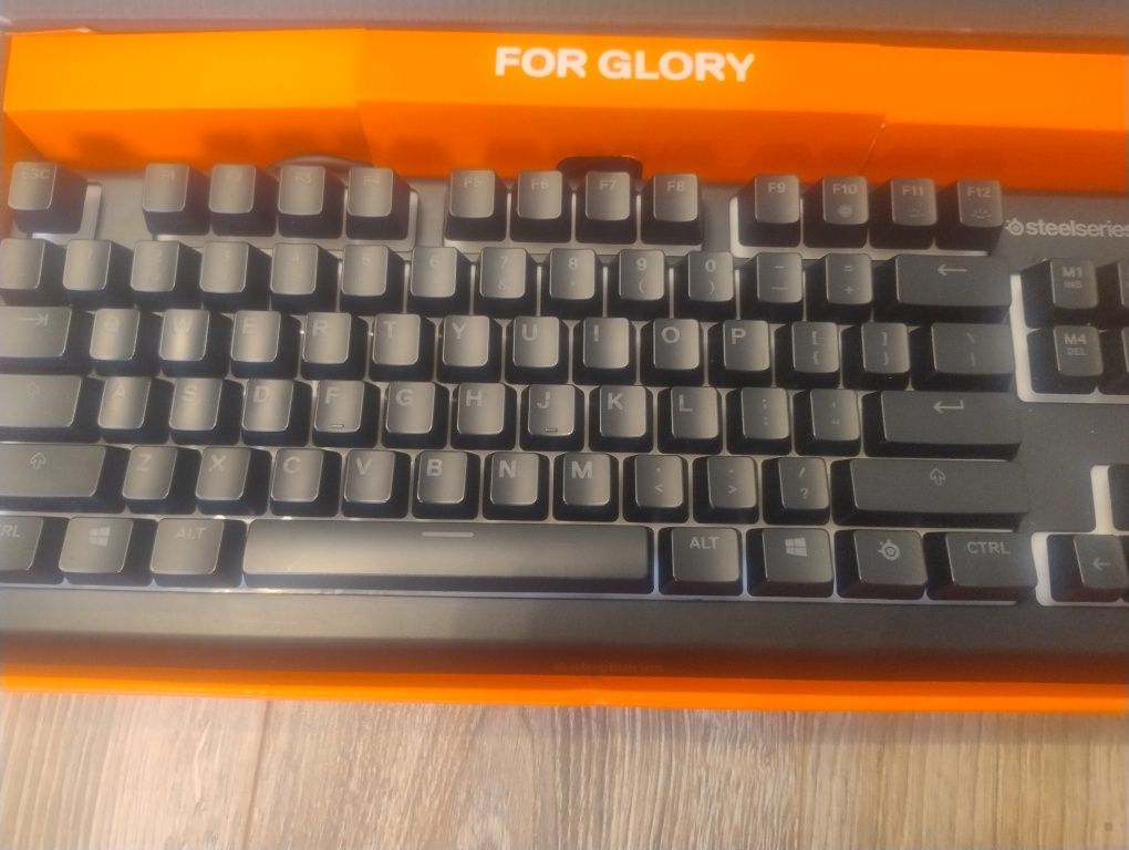 klawiatura steelseries apex 3tkl