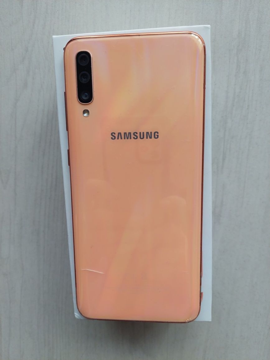 Samsung A70 6GB Snapdragon 675 8-o rdzeniowy kolor koralowy dual sim