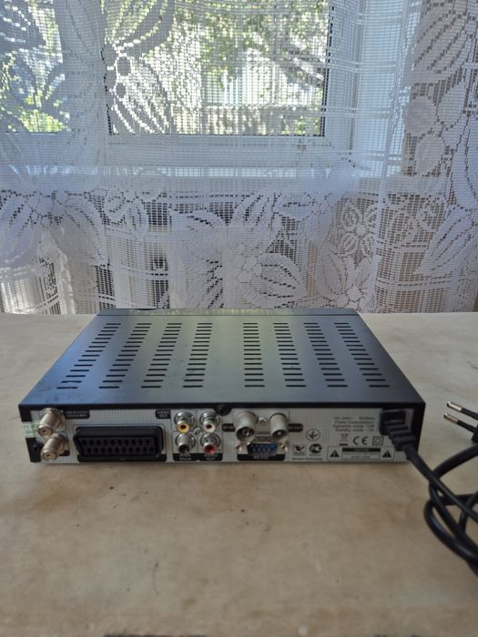 Продам тюнер для спутнікого телебачення в комплекті.