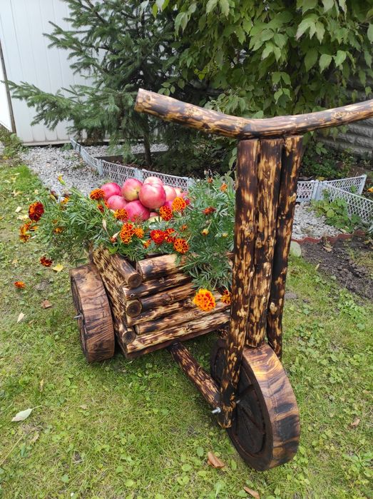 Декоративный цветочник - велосипед для дома или дачи.