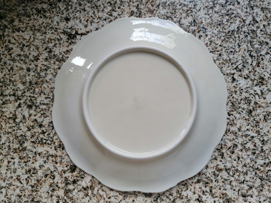 Pratos antigos variados