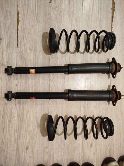 Продам от Chevrolet Aveo T200 задние амортизаторы и пружины