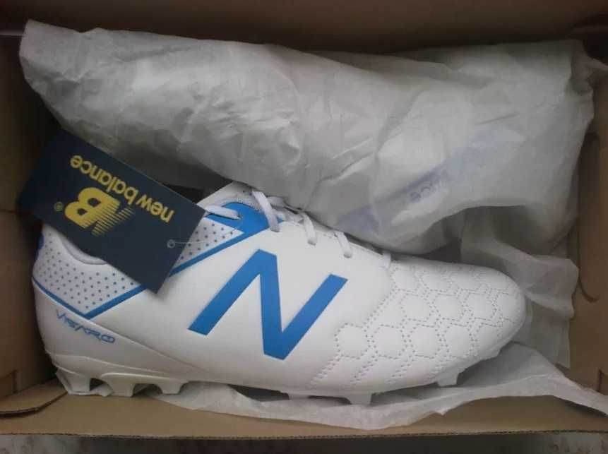 Chuteiras marca New Balance Visaro