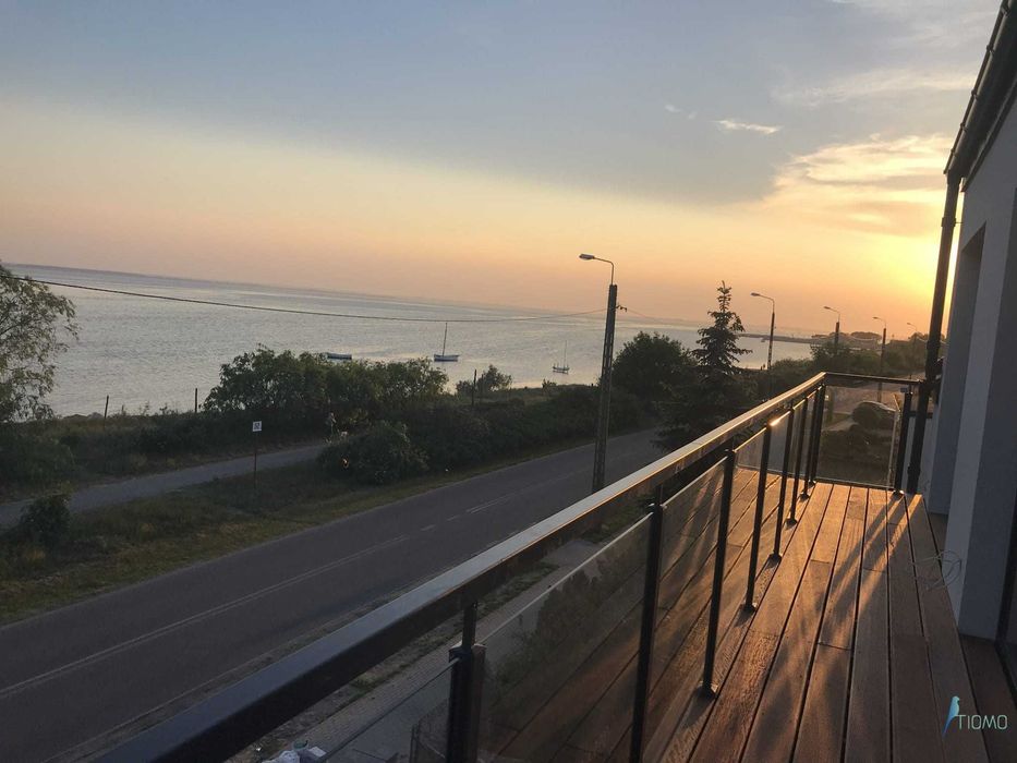 Balustrada szklana balkon stal lakierowana słupki ze szkłem barierka