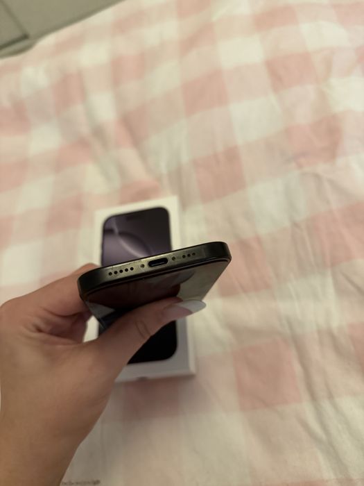 iPhone 16 Pro 128GB Black Titanium
