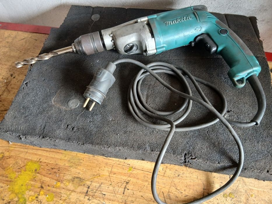 Máquina de furar MAKITA 1 A 13mm