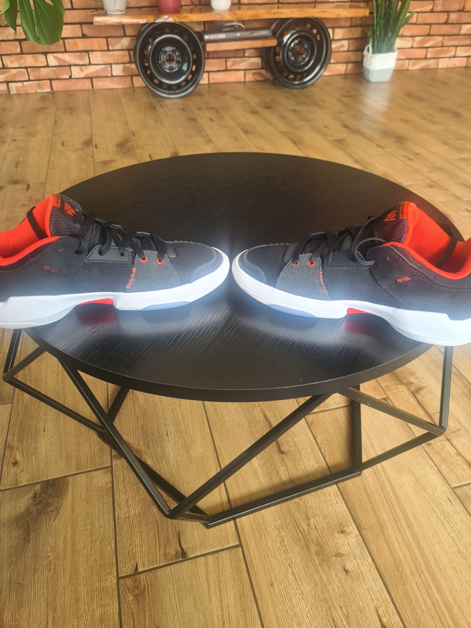 Buty Jordan r 42,5  NOWE