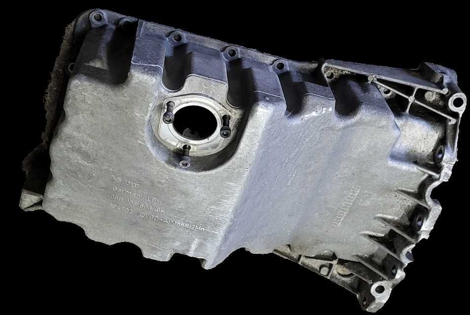 AUDI A4 B6 , B7 VW PASSAT 2,0 FSI miska olejowa .