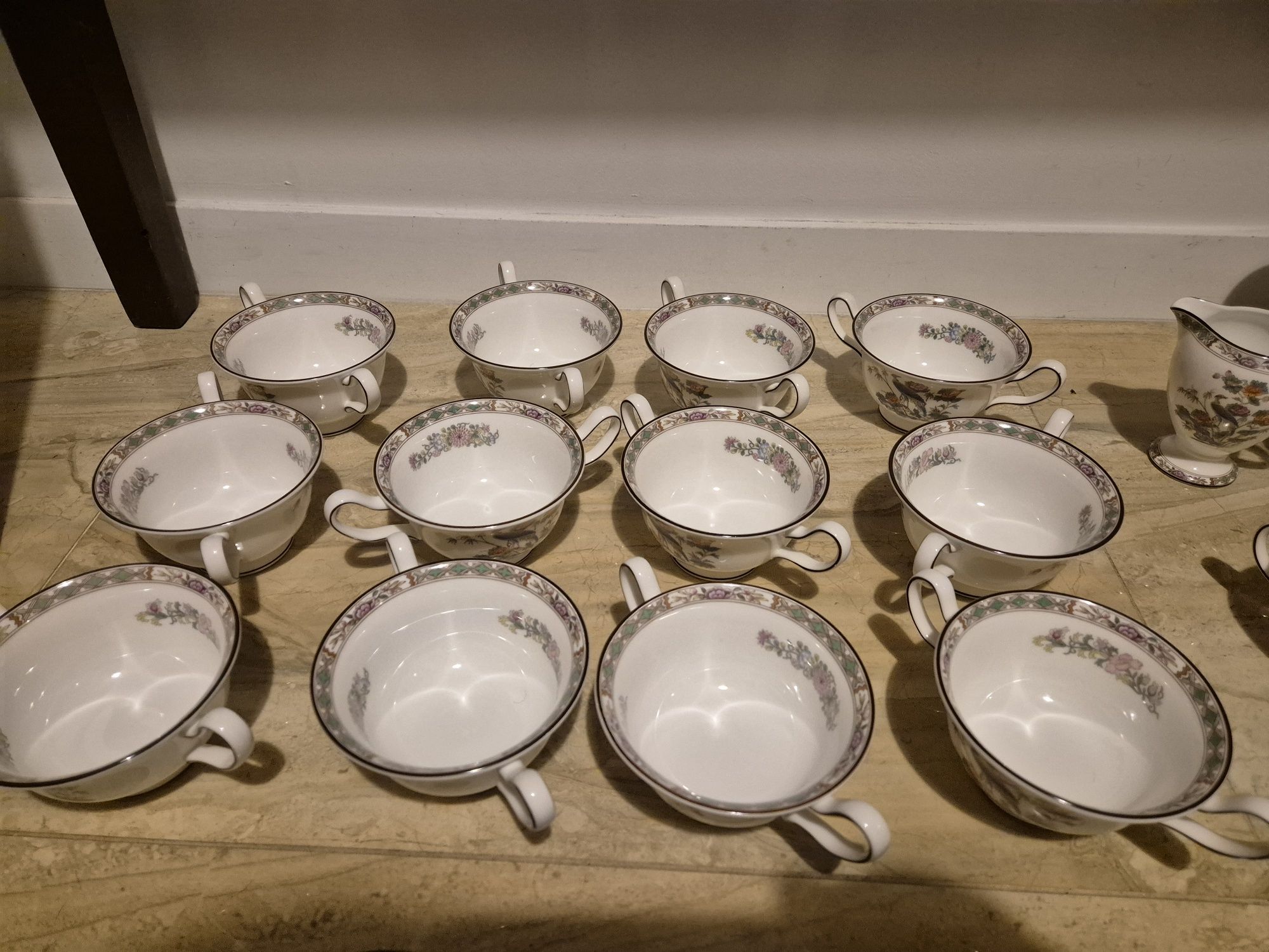 Wedgwood Kutani Crane 12 osobowy serwis obiadowo-kawowy