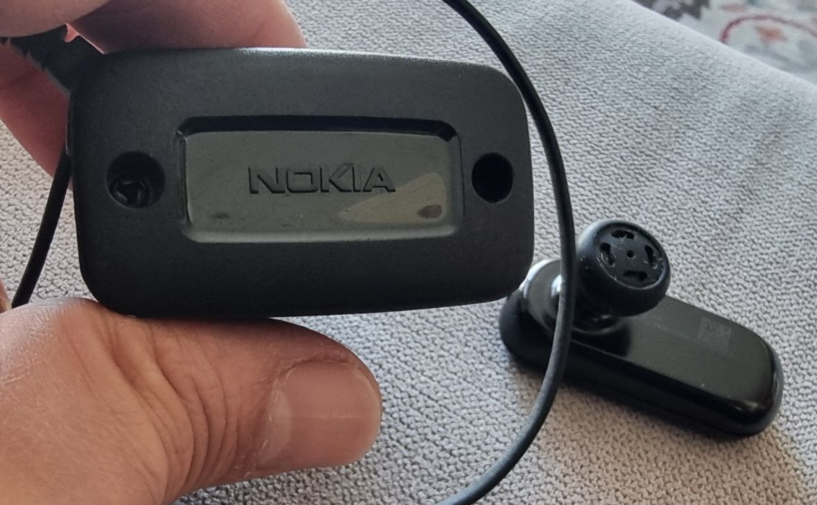 Auricular Nokia BH-102 a funcionar na perfeição