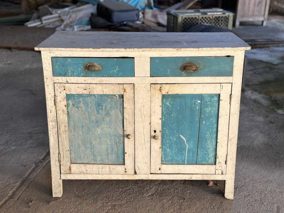 Vendo móvel muito antigo para recuperar!