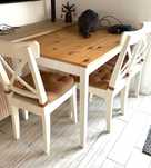Mesa LERHAMN e 4 cadeiras INGOLF