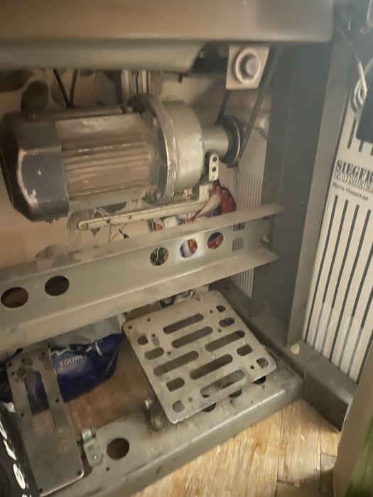 Швейна машина 1992р. Вживана. Самовивіз. Терміново