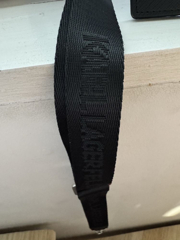Karl Lagerfeld torebka etui na telefon