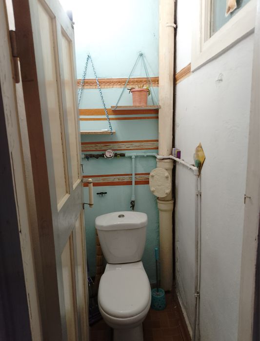 Продам 2-ком.кв.Сталинку в Центе по главному п-т Свободы