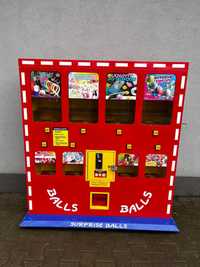 Automat sprzedający kapsuły z zabawkami. Automat zarobkowy