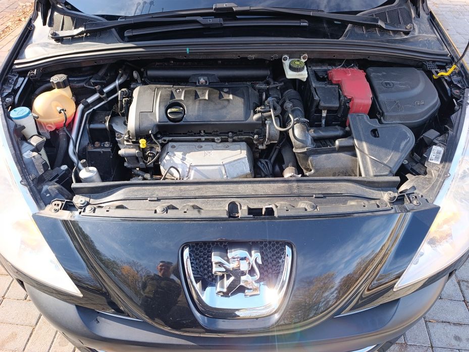 Peugeot 308 (2008) 1,6 бензин атмосфера