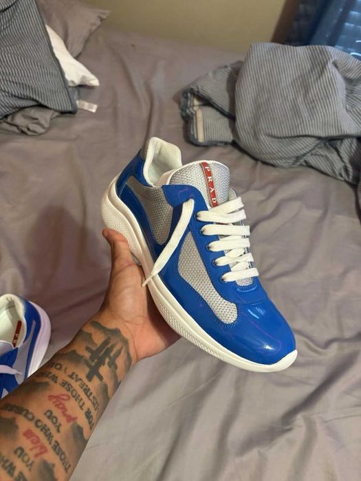 Prada America Cup, verniz, branco e azul-marinho, 4E3400, tamanho 8,5.