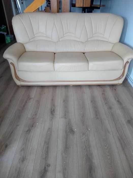 Sofa z z funkcją spania i dwa fotele