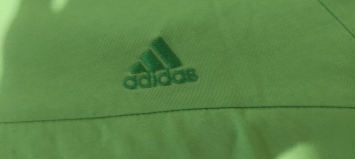 Оригінальна зелена футболка Adidas essentials