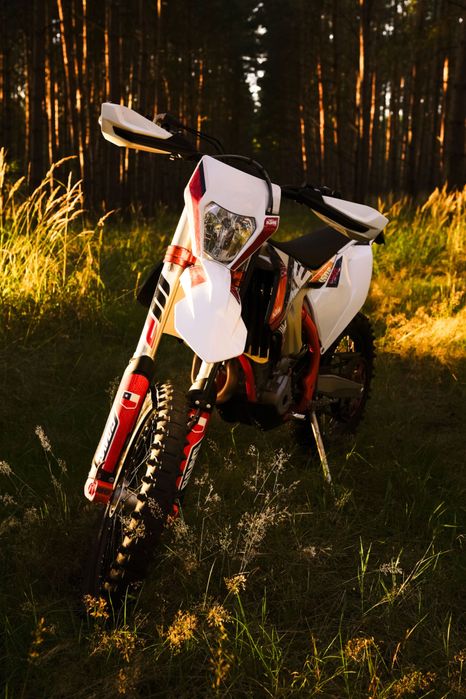 KTM 250 EXC-F SIX DAYS 2019r. 122 MTH