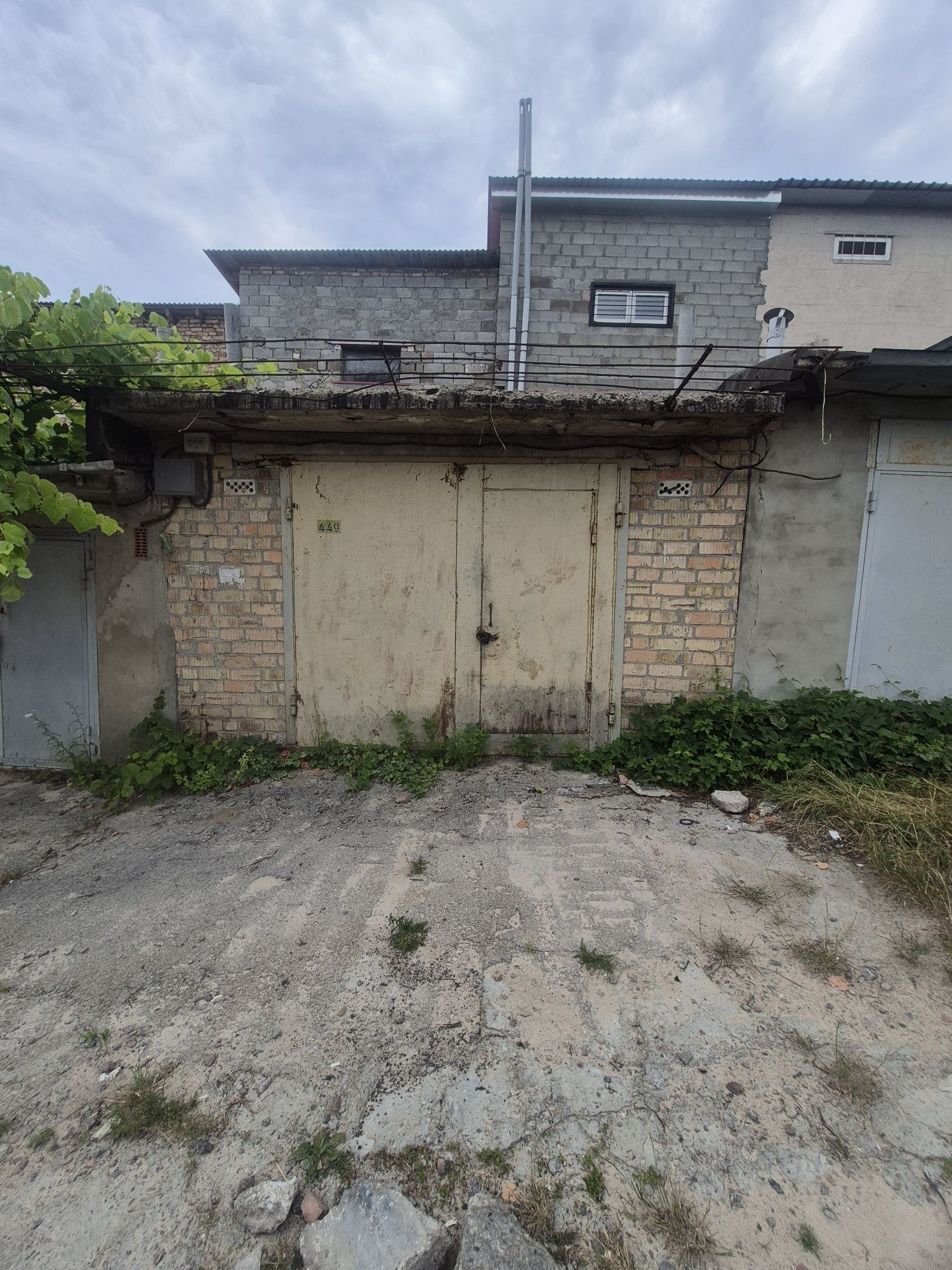 Продам гараж м.Вишгород КООП"Автомобіліст".
