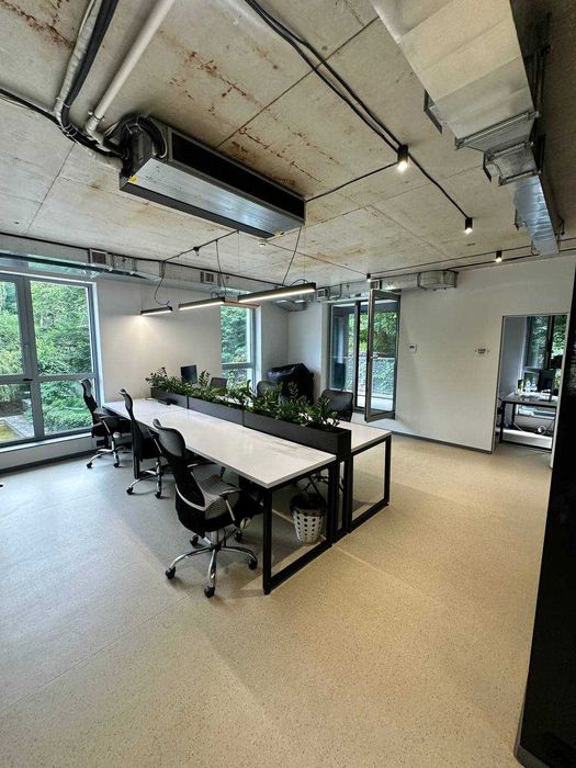 Оренда офісу з ремонтом та власною терасою на вул.Стуса.335м2.