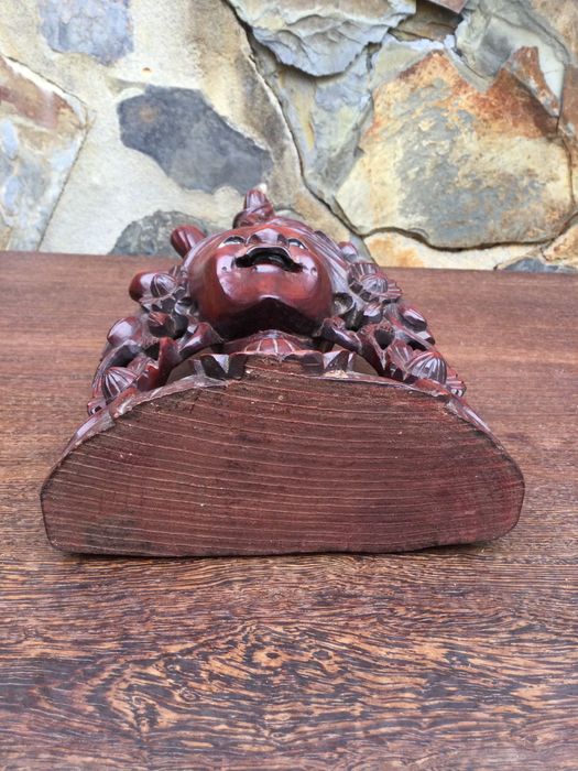 Escultura Madeira Pau Rosa Antiga olhos Vidro 18 cm