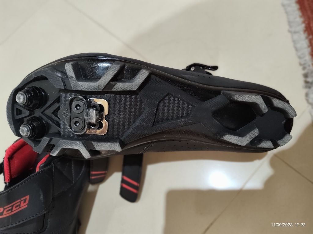 Sapatos BTT com SPD tamanho 42 novos