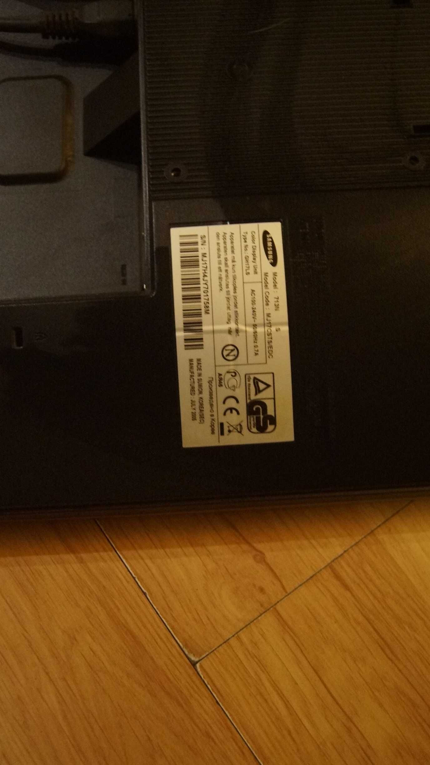 Monitor 17 Samsung SyncMaster SM 713N