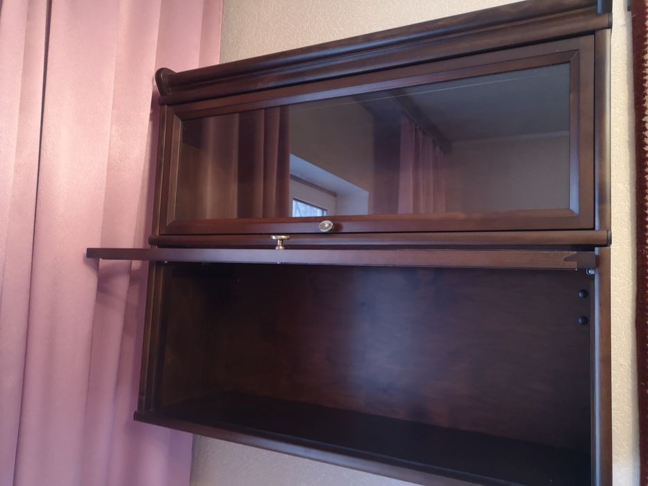 Ексклюзивна книжна полиця