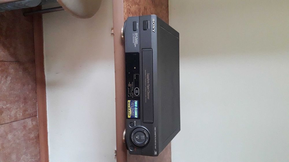SONY- відеоплеєр, потребує незначного ремонту