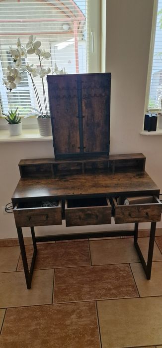 Toaletka vintage brązowa z lustrem