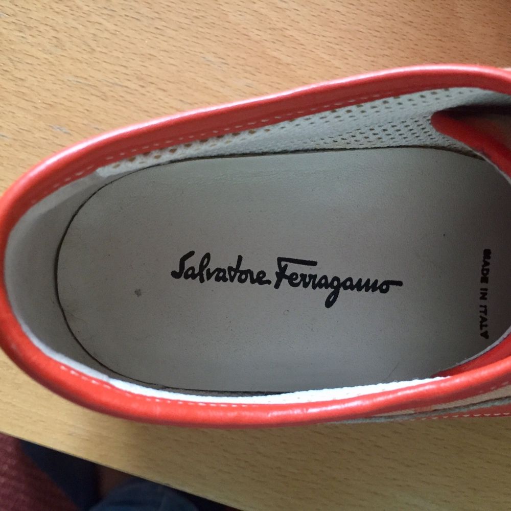 Ténis/sapatos originais, de marca italiana Salvatore Ferragamo.