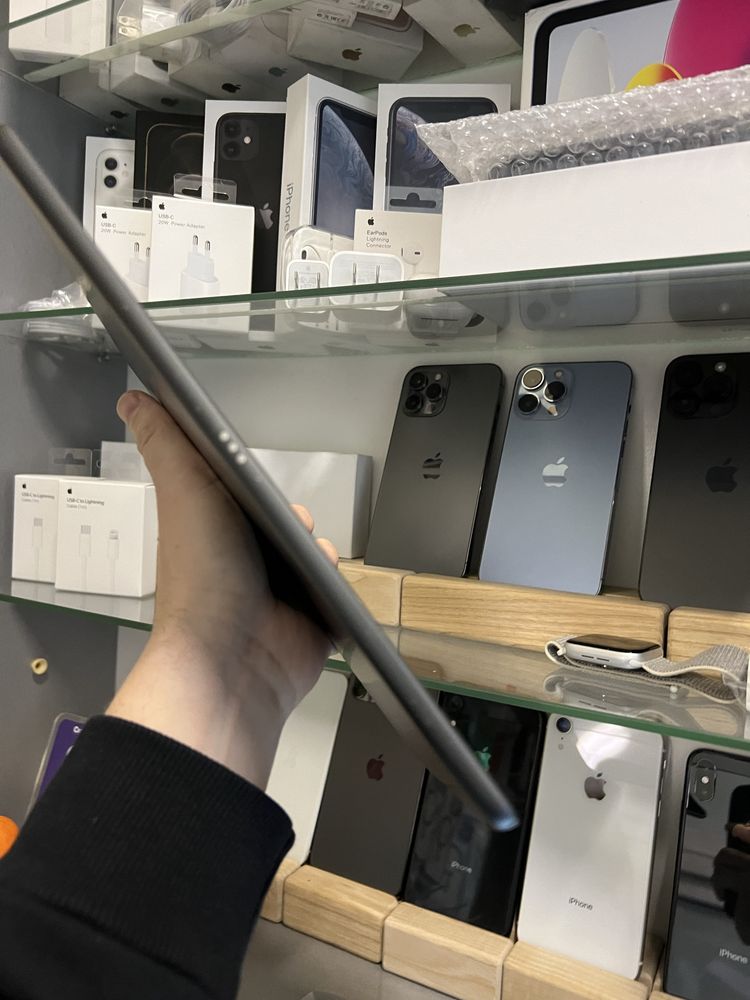 iPad 8 32gb Wi-Fi+Lte 4G Space gray Neverlock Відмінний стан